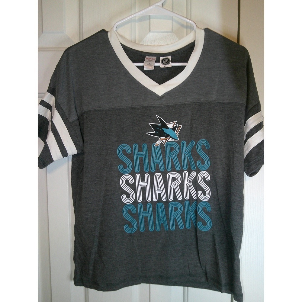 Sideline Apparel NHL Sharks T-Shirt V-Neck Striped Sleeve Tee Gray M‎